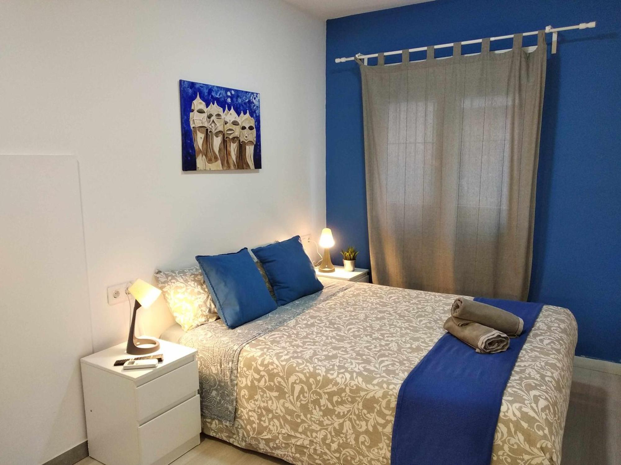 Hostal Urban Basic L'Hospitalet de Llobregat Habitación foto