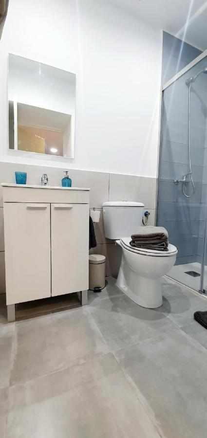 Hostal Urban Basic L'Hospitalet de Llobregat Exterior foto