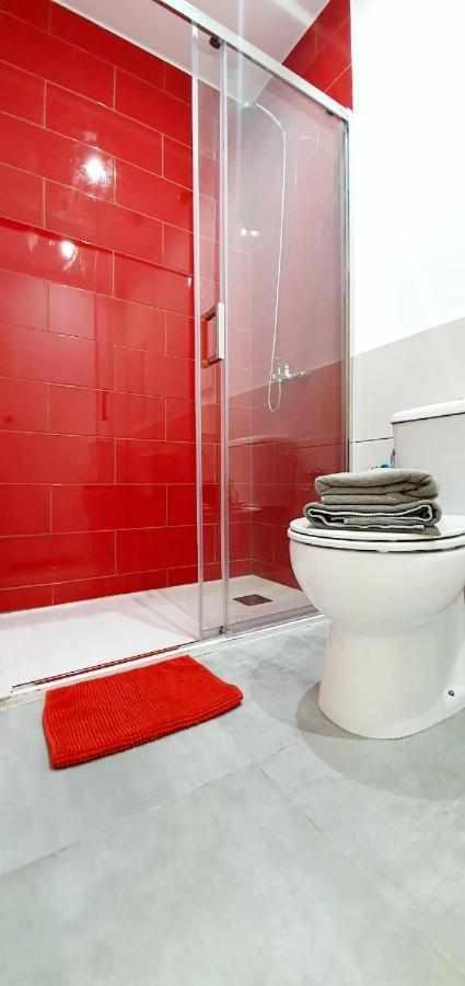 Hostal Urban Basic L'Hospitalet de Llobregat Exterior foto