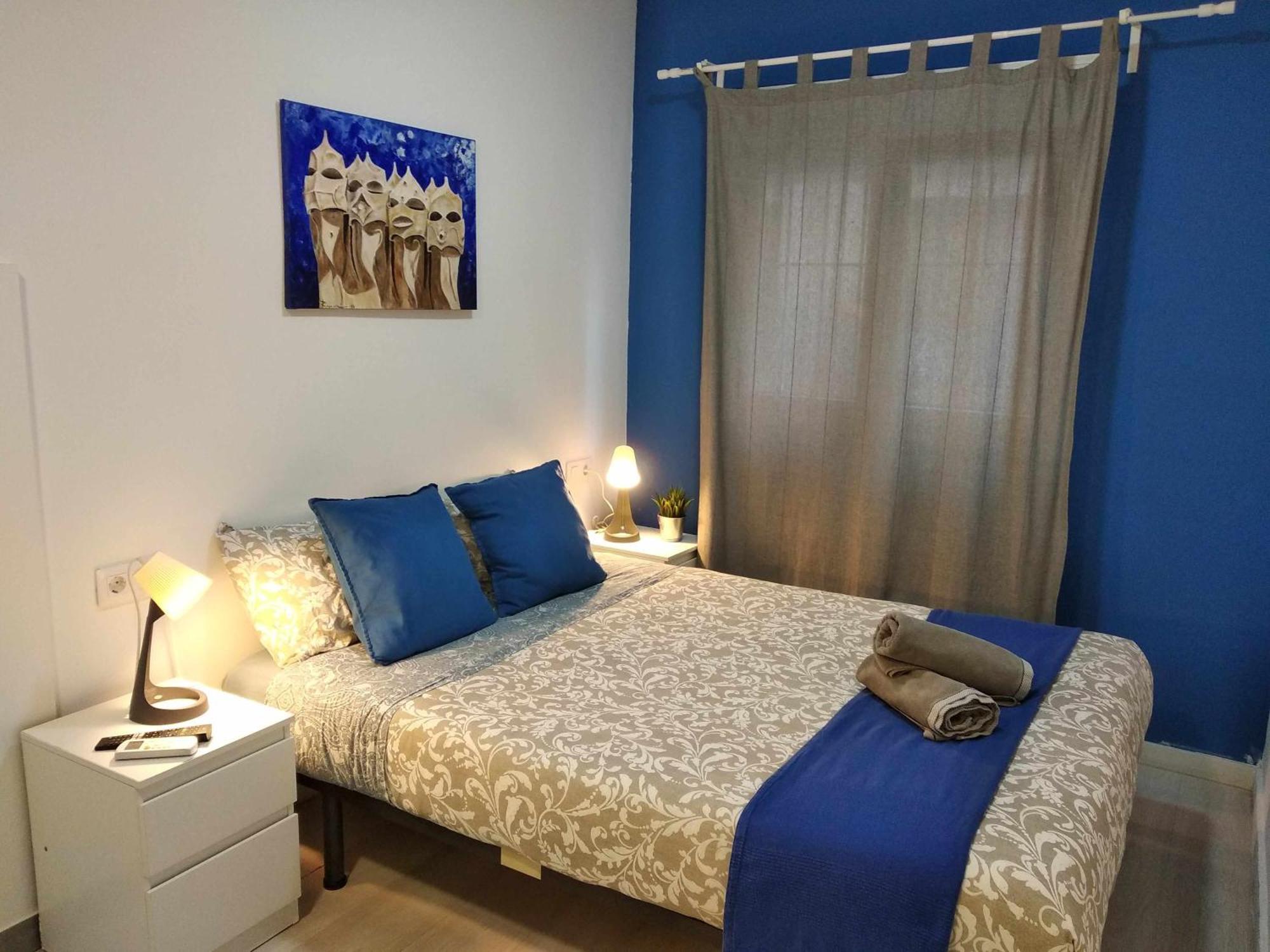 Hostal Urban Basic L'Hospitalet de Llobregat Habitación foto